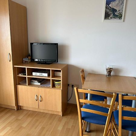 Apartmani Karlobag Exterior photo