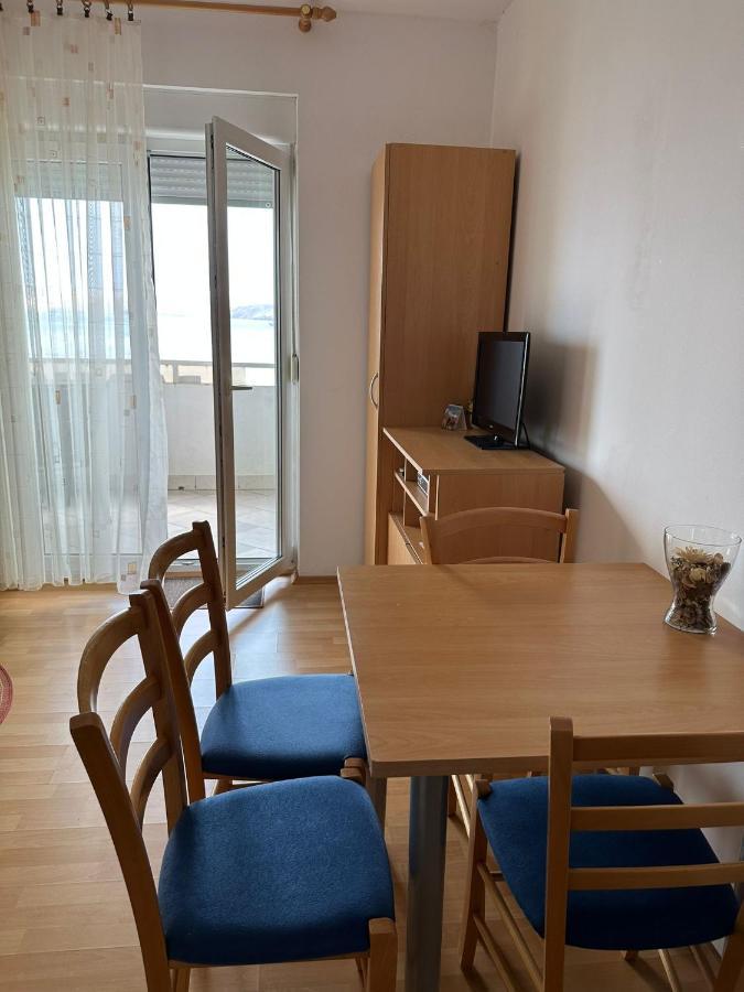 Apartmani Karlobag Exterior photo