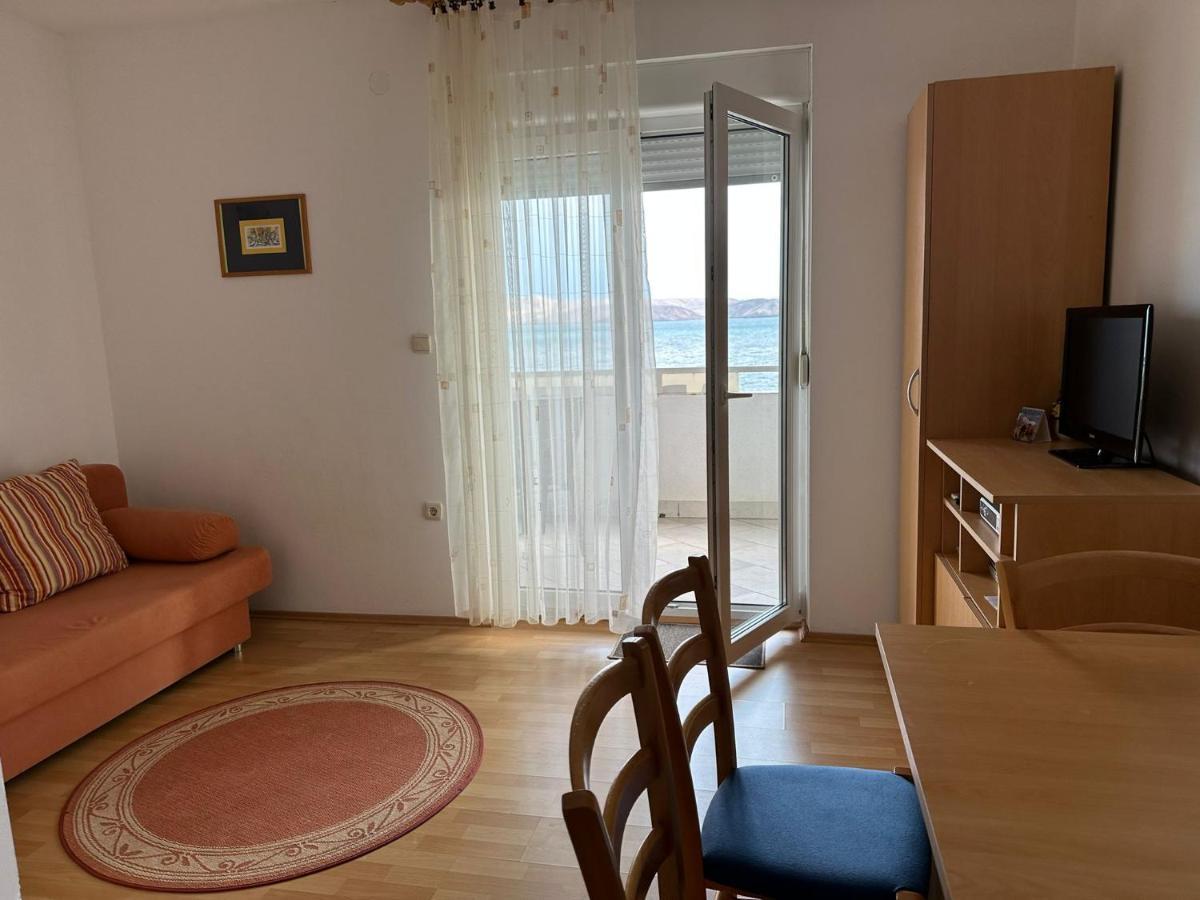 Apartmani Karlobag Exterior photo