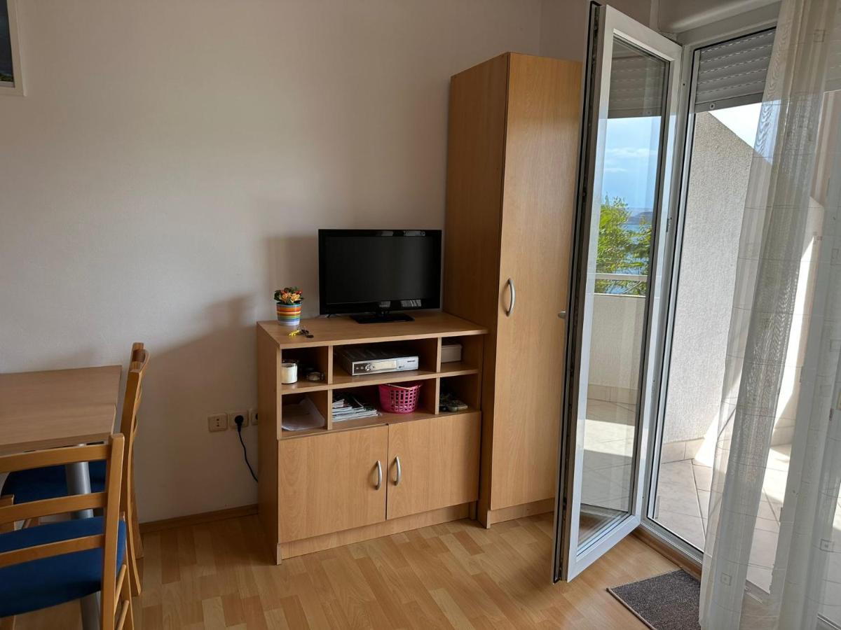 Apartmani Karlobag Exterior photo
