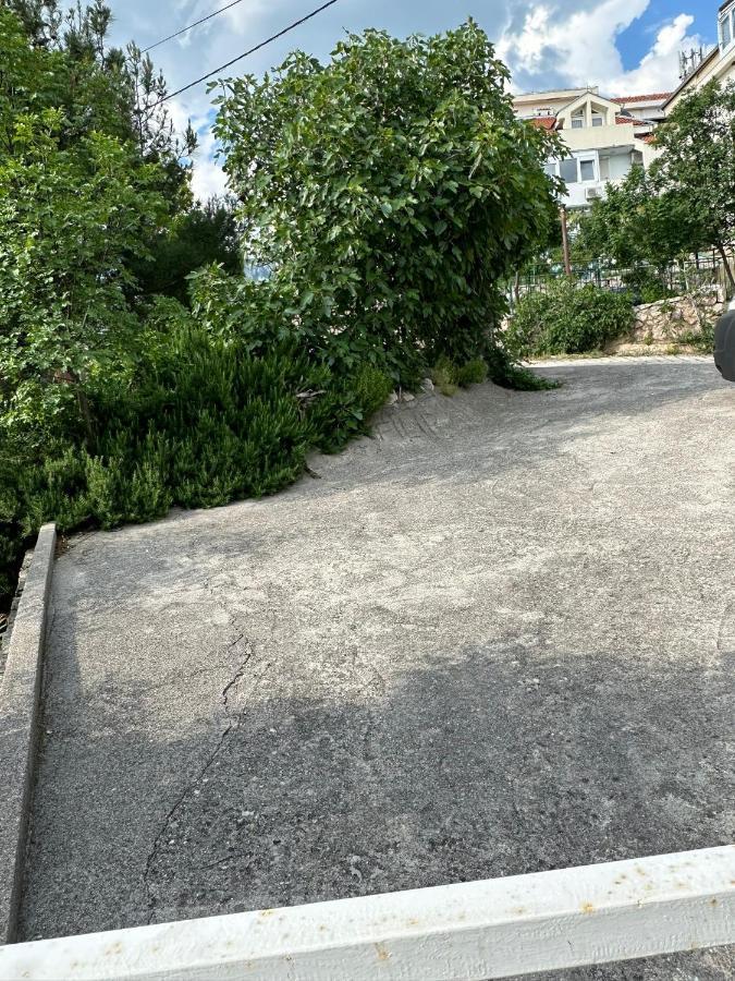 Apartmani Karlobag Exterior photo