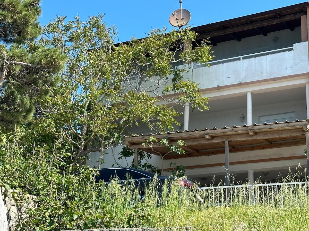 Apartmani Karlobag Exterior photo